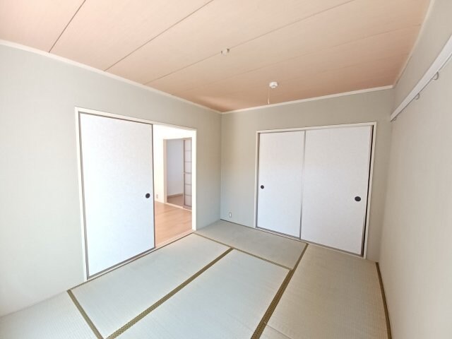 同棟同タイプ別部屋の写真です じゅねすしろやま　Ｂ棟