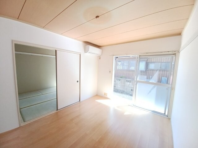 同棟同タイプ別部屋の写真です じゅねすしろやま　Ｂ棟