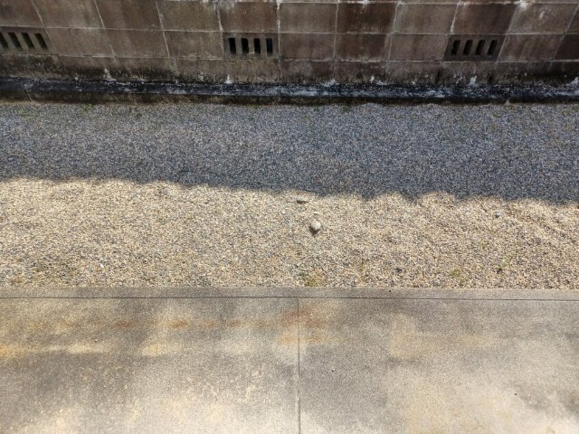 2階はベランダです。（102の写真です） じゅねすしろやま　Ｂ棟