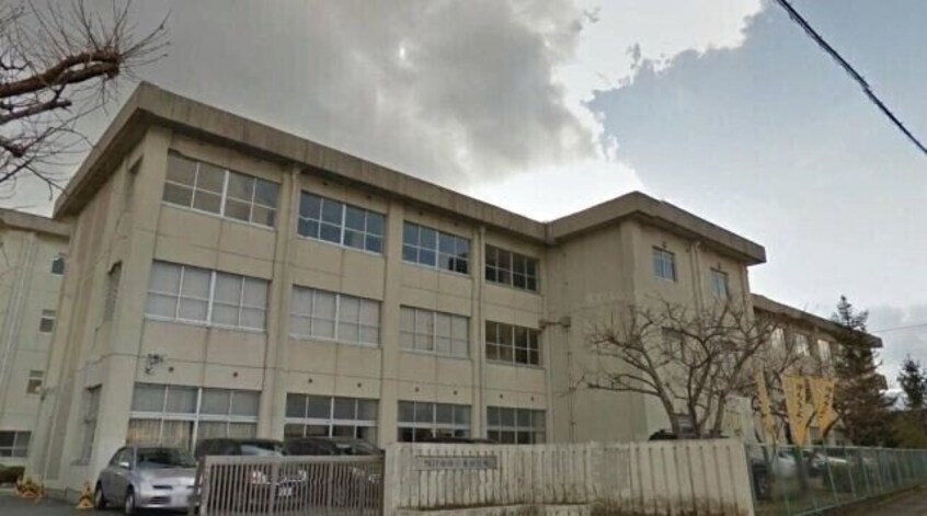 四日市市立桜中学校(中学校/中等教育学校)まで1704m グローリアス桜台