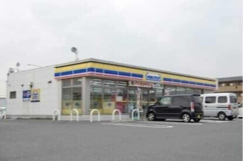 ミニストップ四日市泊小柳店(コンビニ)まで463m サングリーン