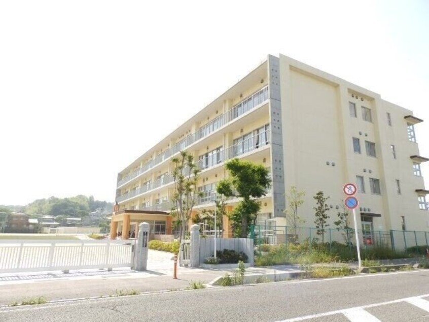 四日市市立河原田小学校(小学校)まで672m ファミール西台