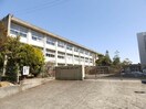 四日市市立笹川小学校(小学校)まで839m サニーコート　A棟