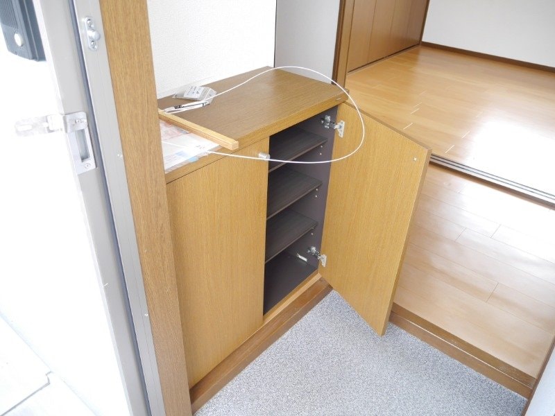 別部屋同型反転タイプです。 エバーグリーン森