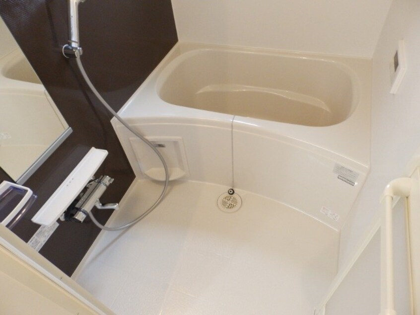 同型参考写真です。 エタニティフィールドＢ