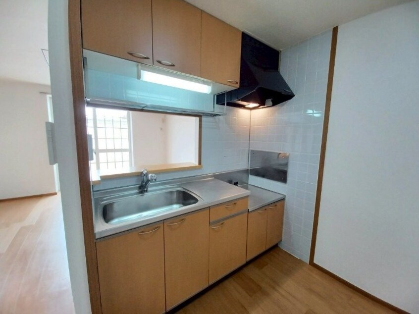 別部屋同型反転タイプです。 ファミールウツベ　Ⅲ