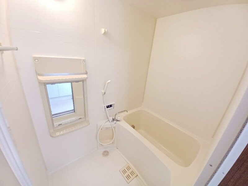 別部屋同型反転タイプです。 ファミールウツベ　Ⅲ