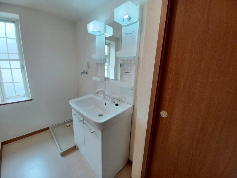 別部屋同型反転タイプです。 ファミールウツベ　Ⅲ