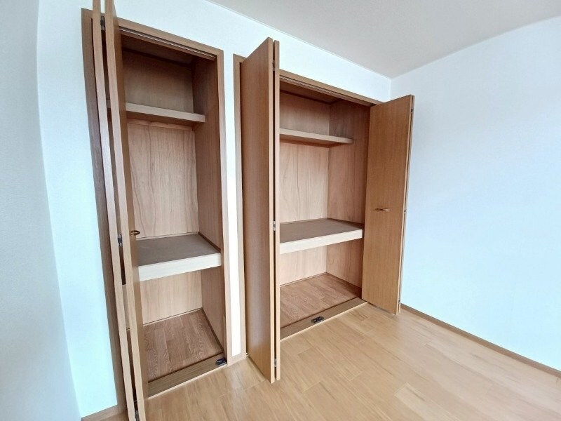 別部屋同型反転タイプです。 ファミールウツベ　Ⅲ