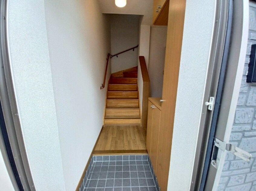 別部屋同型反転タイプです。 ファミールウツベ　Ⅲ