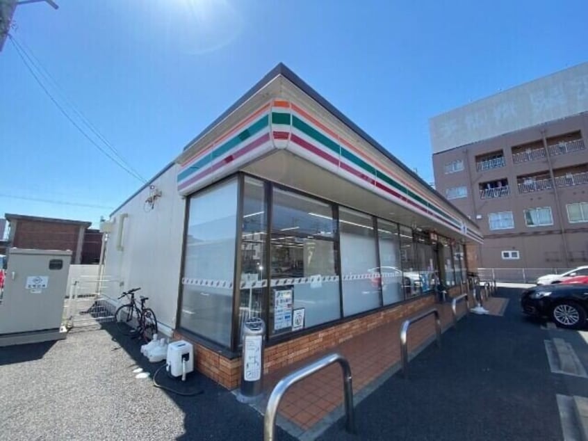 セブンイレブン四日市中浜田町店(コンビニ)まで116m ロイヤルメゾンＨＡＭＡＤＡ