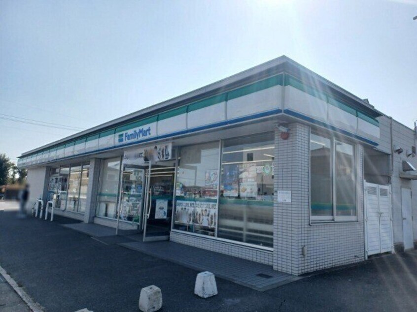 ファミリーマート四日市楠町東店(コンビニ)まで648m コート　リジエールⅣ