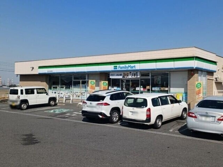 ファミリーマート四日市楠本郷店(コンビニ)まで863m セントラルアイランドB棟