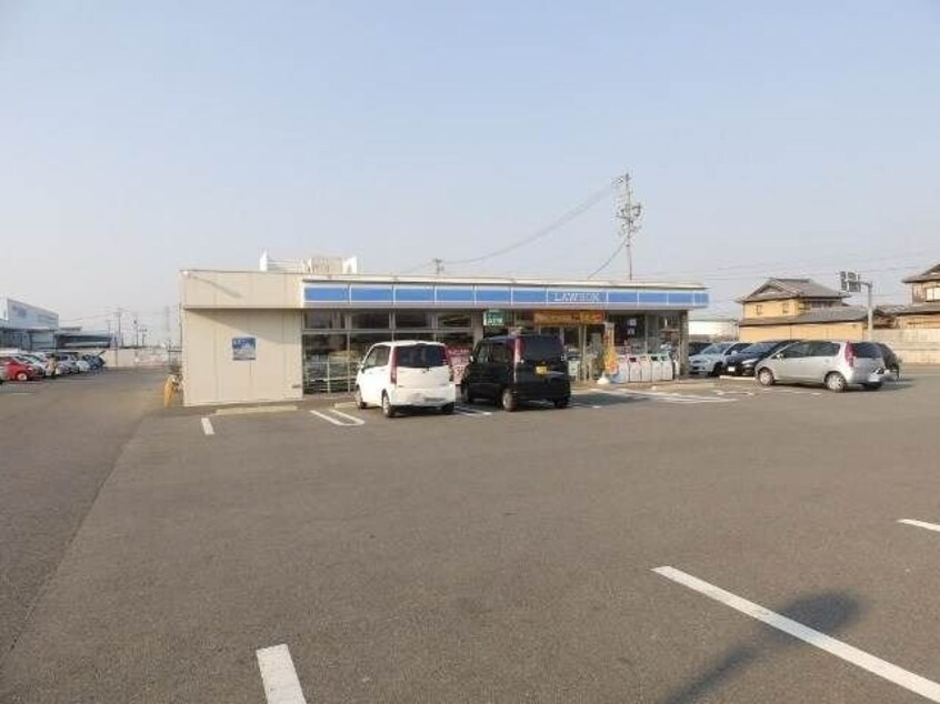 ローソン四日市楠町北五味塚店(コンビニ)まで711m クレールＡ