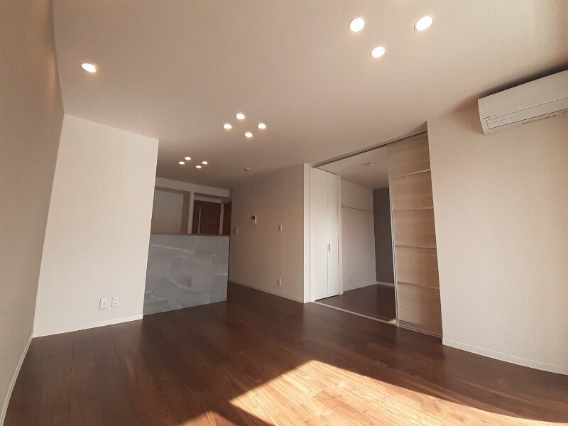  シャーメゾンステージ殿町