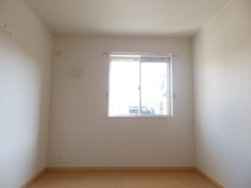 同物別部屋反転参考写真です。 ベガ