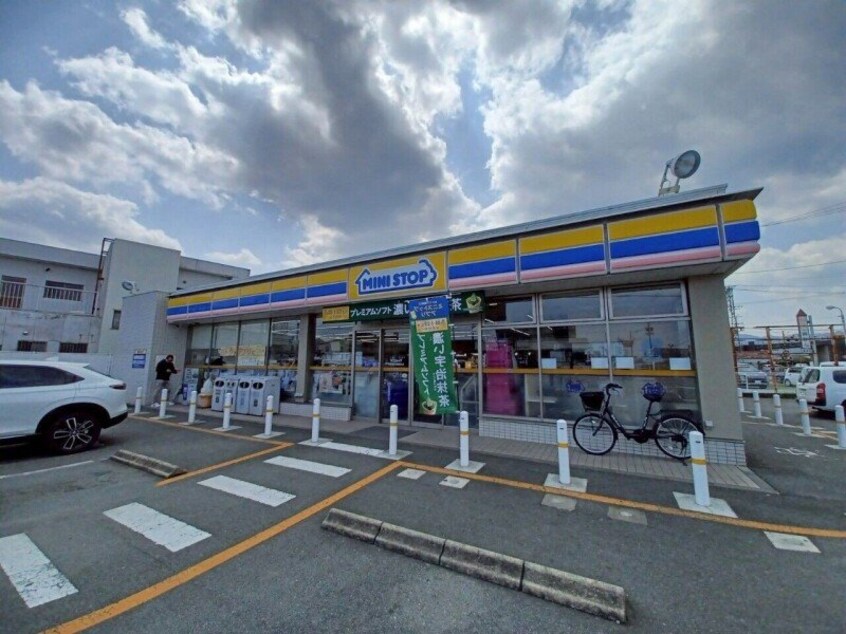 ミニストップ松阪松ヶ崎駅前店(コンビニ)まで1002m ＪｏｙＦｕｌｌ
