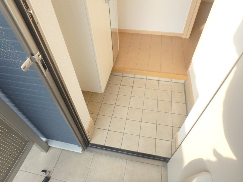 同型反転部屋写真です。 パサージュ