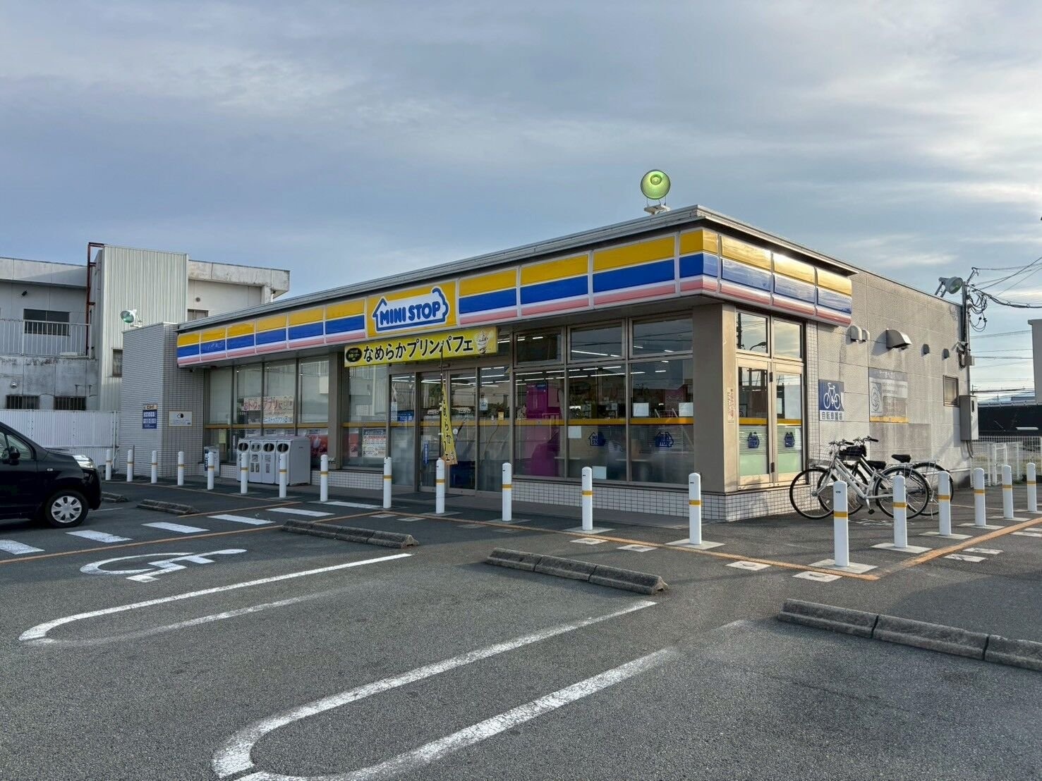 ミニストップ松阪松ヶ崎駅前店(コンビニ)まで352m メゾン・グランディア