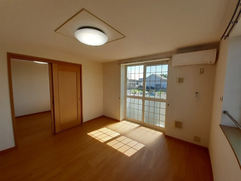 同型参考写真 レーヴ・パルティール　Ａ棟