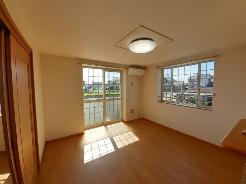 同型参考写真 レーヴ・パルティール　Ａ棟