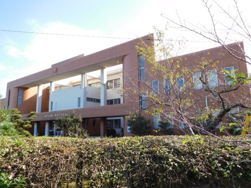 三重県立松阪工業高等学校(高等学校/高等専門学校)まで1500m ヴィラージュ２１