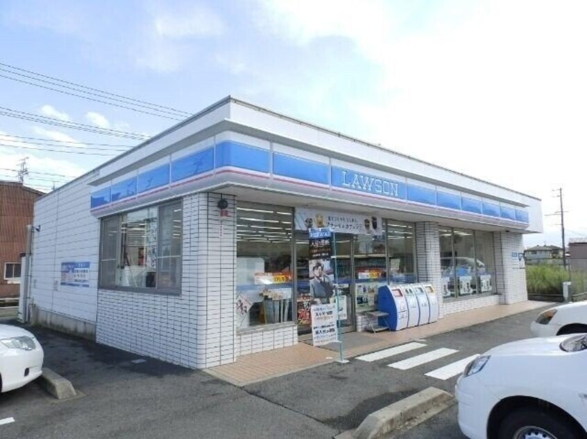 ローソン松阪石津町店(コンビニ)まで654m プレシャスⅢ