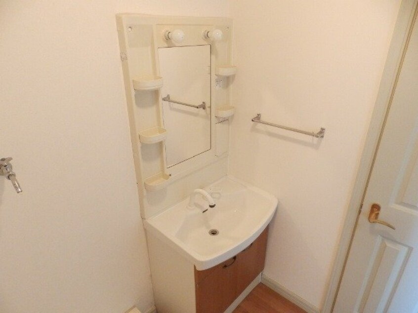 別棟参考写真 エルシャトーⅡ　C棟