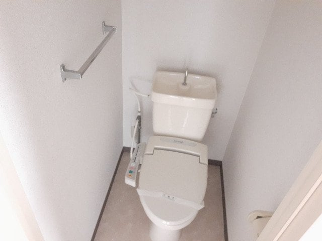  フレグランス岡田