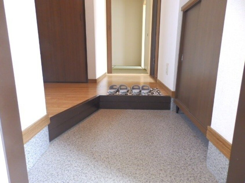 同建物反転タイプの写真です Ｓｕｒｐｌｕｓ　Ｔｗｏ　ＭＵＲＡＴＡ　Ａ