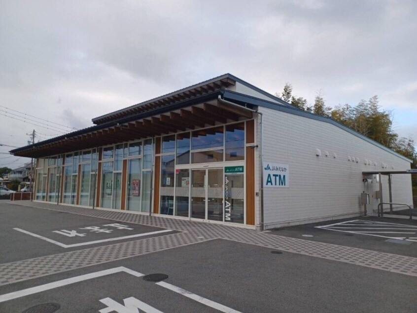 JAみえなか三雲支店(銀行)まで8426m Ｔ貸家