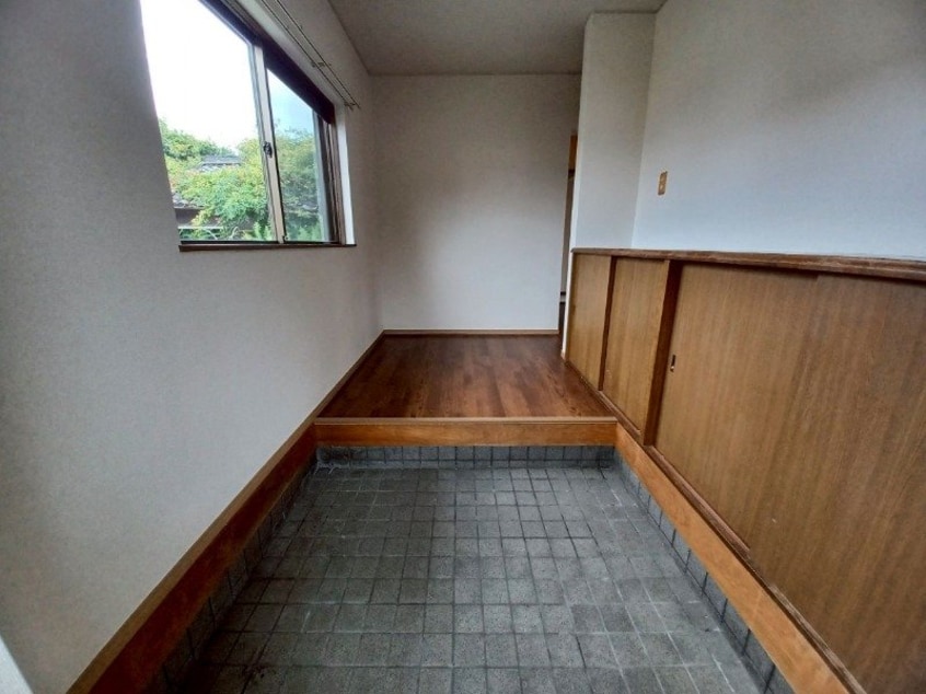  伊勢寺町貸家