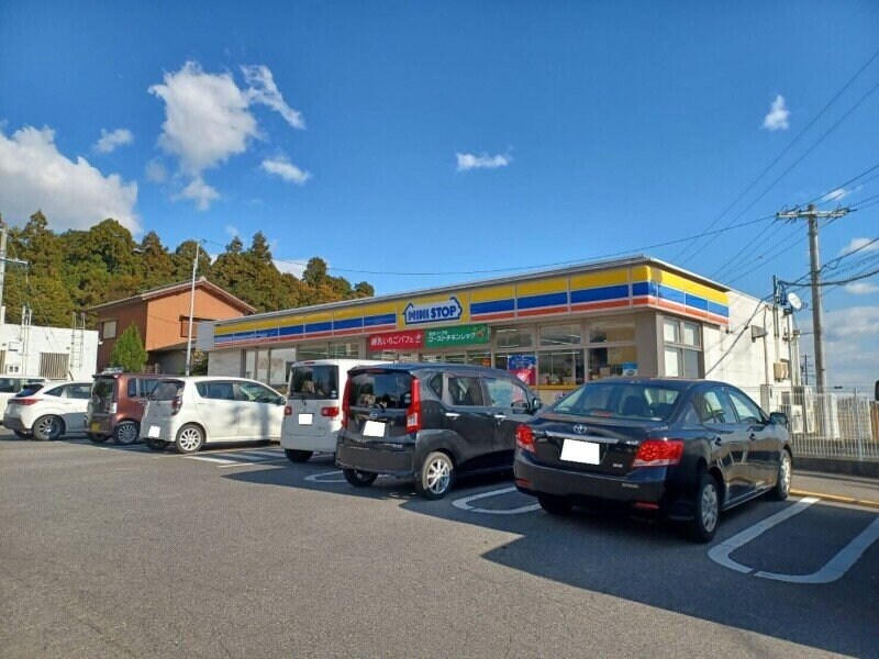 ミニストップ嬉野ふるさと会館前店(コンビニ)まで1267m 藤田アパート
