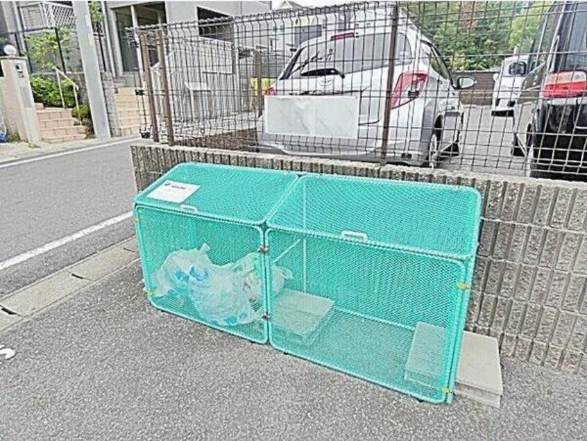  愛知高速交通東部丘陵線<リニモ>/長久手古戦場駅 徒歩33分 1階 築21年