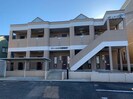 グリーンヒルズ図書館通りの外観