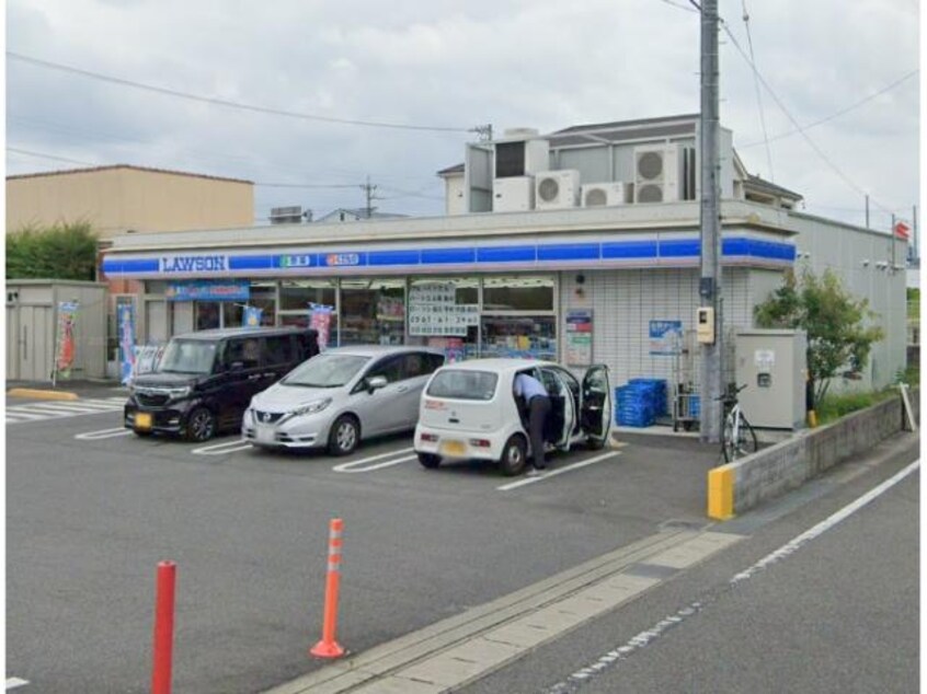 ローソン長久手岩作西島店(コンビニ)まで561m 愛知高速交通東部丘陵線<リニモ>/はなみずき通駅 徒歩9分 1-3階 築24年