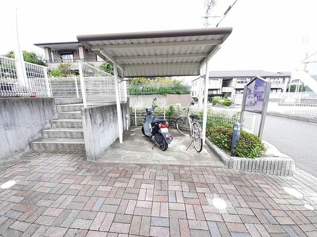  ファミール渡辺