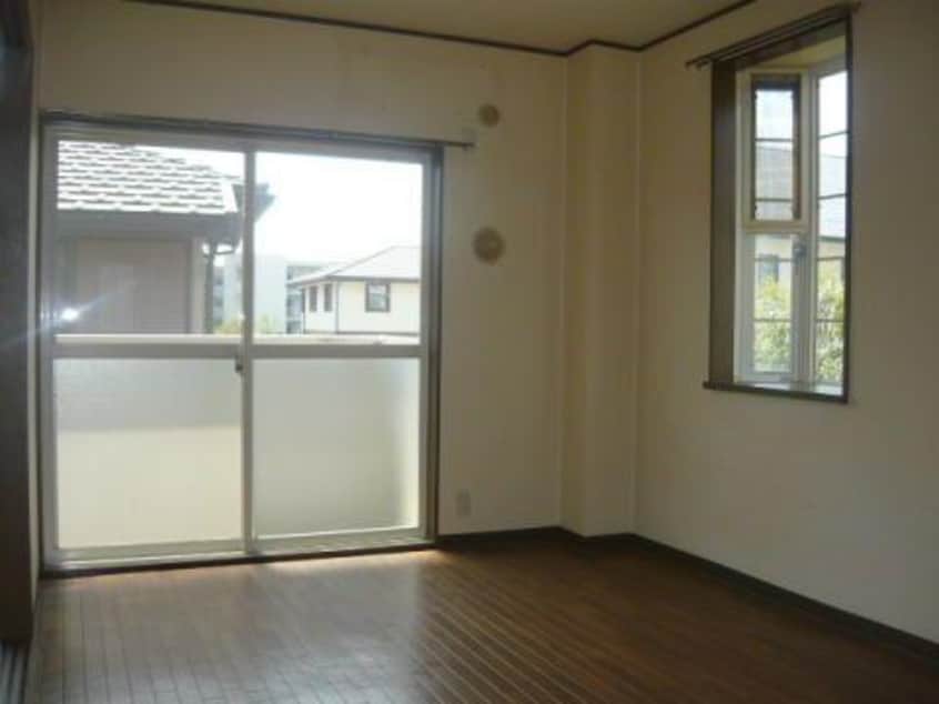  ファミール渡辺