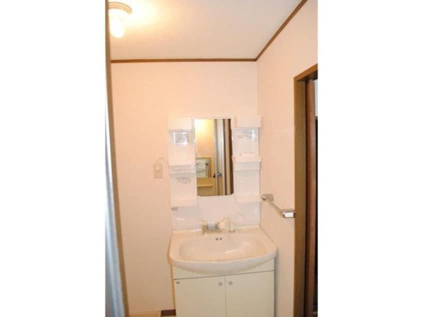  ファミール渡辺