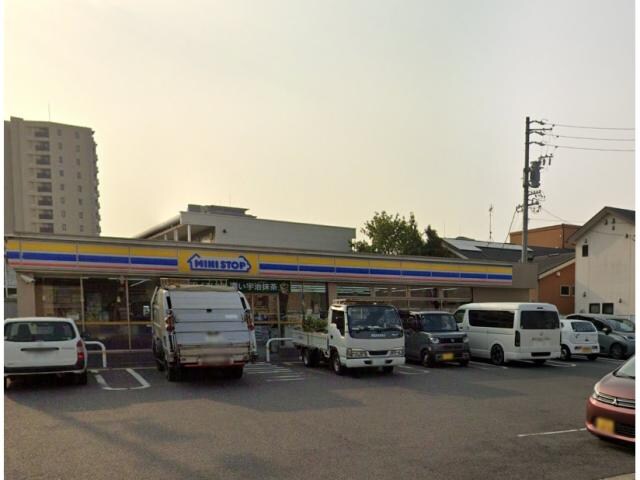 ミニストップ長久手下山店(コンビニ)まで369m 名古屋市営地下鉄東山線/藤が丘駅 徒歩5分 8階 築37年