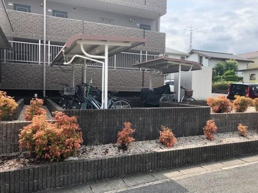  愛知高速交通東部丘陵線<リニモ>/杁ケ池公園駅 徒歩8分 1階 築22年