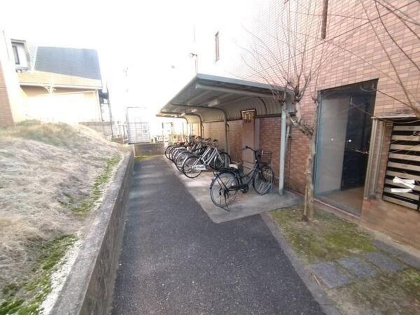 愛知高速交通東部丘陵線<リニモ>/杁ケ池公園駅 徒歩33分 2階 築22年