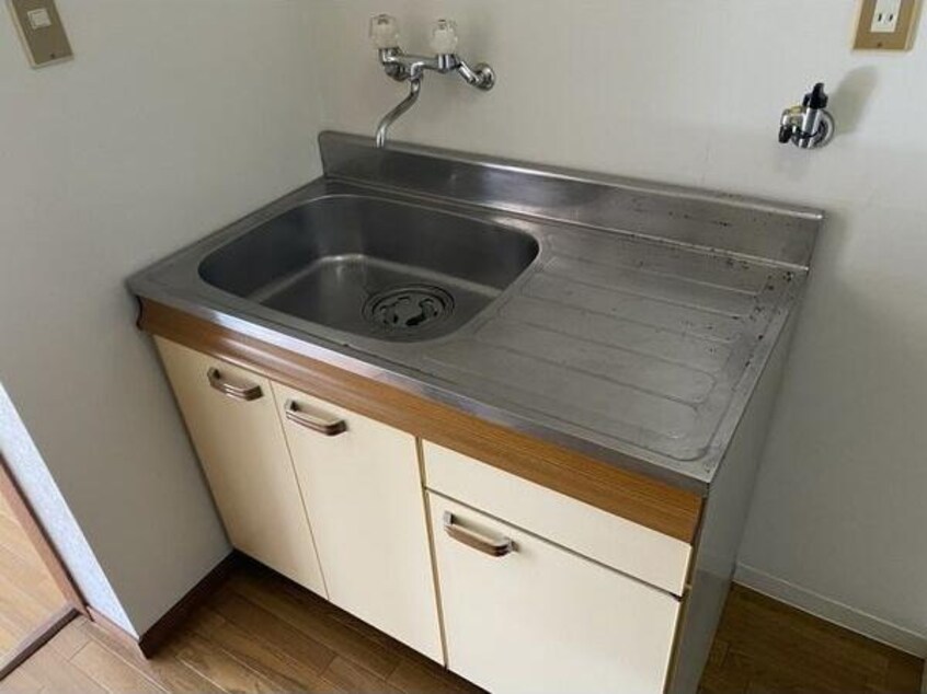  愛知高速交通東部丘陵線<リニモ>/はなみずき通駅 徒歩8分 1階 築38年