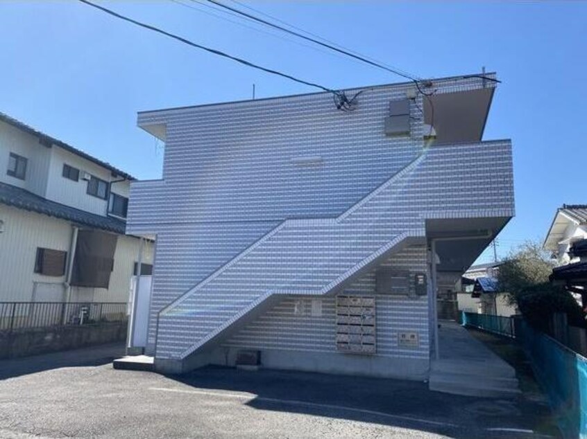  愛知高速交通東部丘陵線<リニモ>/はなみずき通駅 徒歩8分 1階 築38年