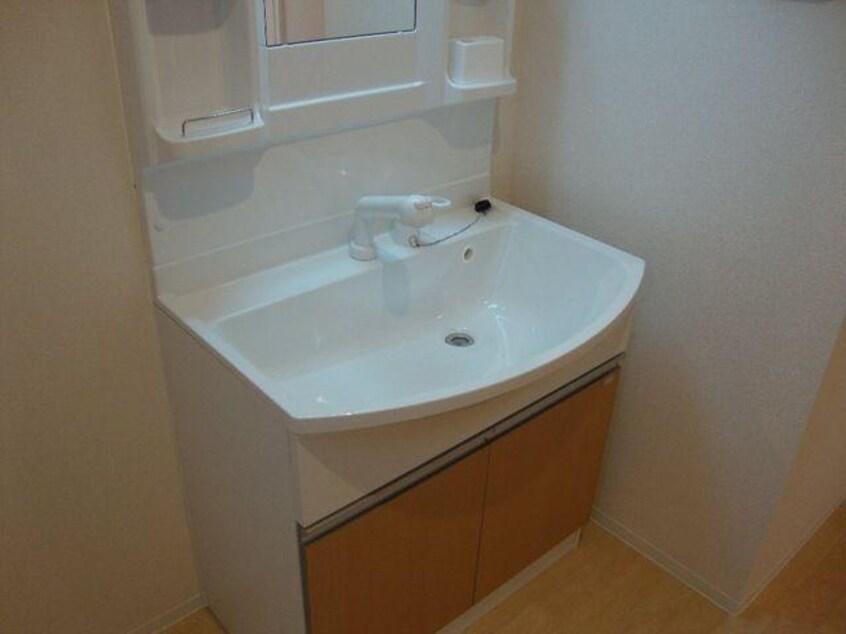  名古屋市営地下鉄東山線/星ヶ丘駅 バス13分梅森坂停下車:停歩1分 1-2階 築10年