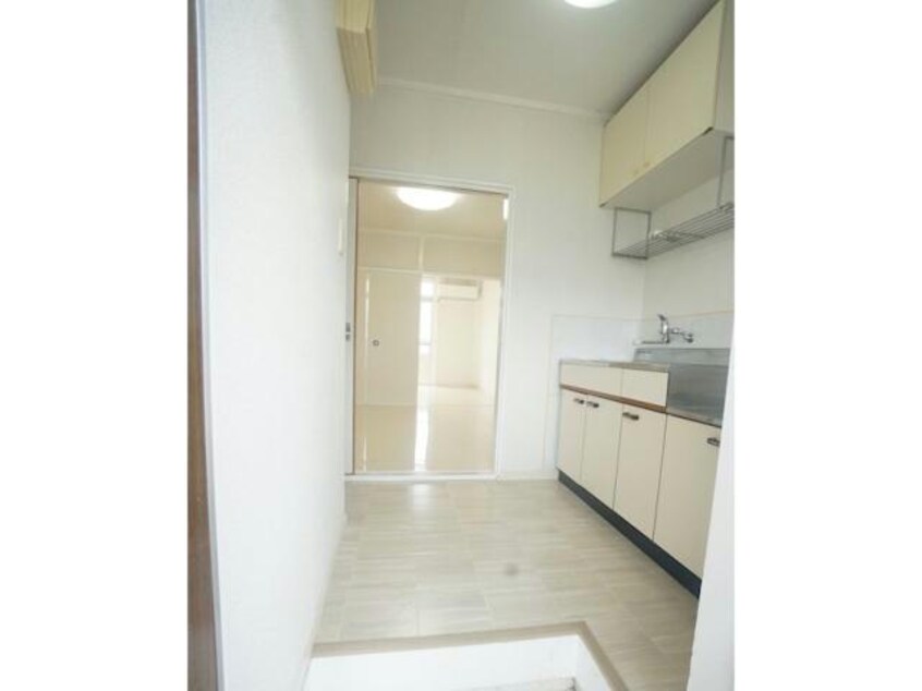  新富ハイツ　B棟