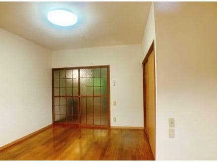  ホワイトパレス