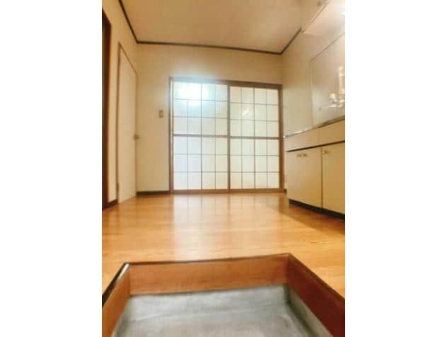  ホワイトパレス