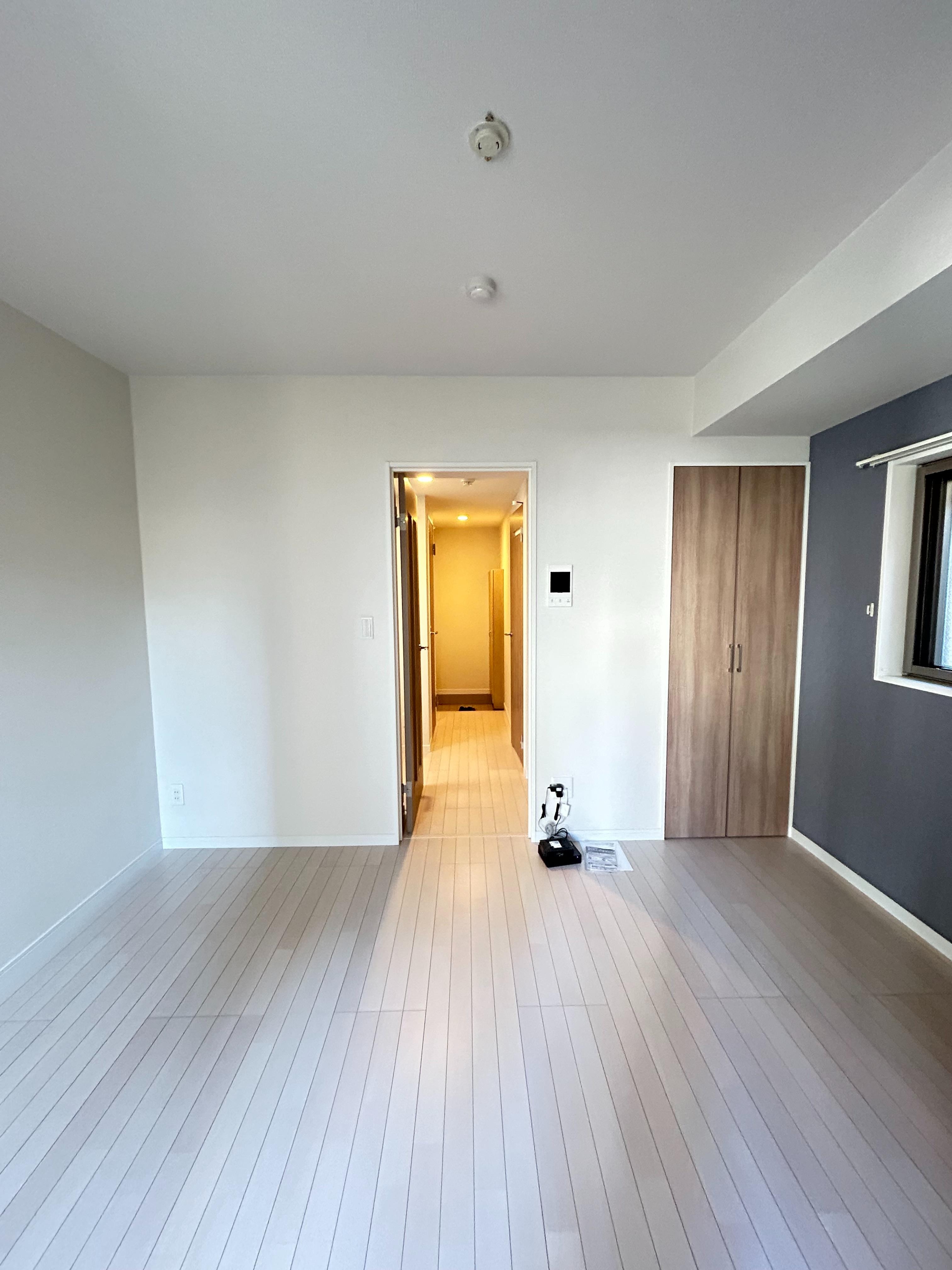 出窓付きで明るいです！ フレード高島町