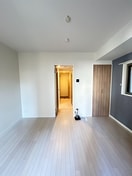 出窓付きで明るいです！ フレード高島町